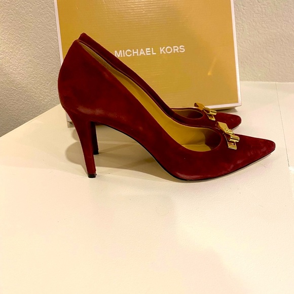 Michael Kors Vivienne Pump - Picture 3 of 7